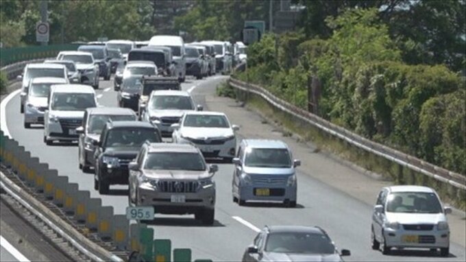 合流や車線変更時など、渋滞を避けるポイントは？　|　山梨のニュース | ＵＴＹテレビ山梨