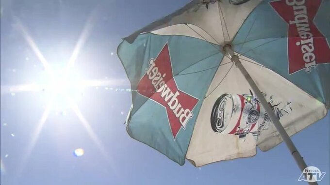 続く猛暑日「海、気持ちいい」12日は雨で暑さ和らぐ　青森県　|　青森のニュース│ATV NEWS│青森テレビ