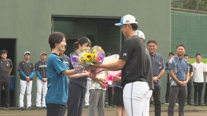 プロ野球・日本ハムファイターズが国頭村で秋季キャンプ入り　|　沖縄のニュース｜RBC 琉球放送