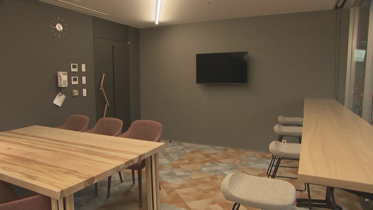 【初公開】パロマ瑞穂スタジアムのVIPルーム 最上階の5階に！倒木の恐れがあった木で作った机も 名古屋