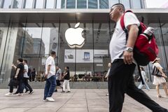 アップルのiPhone中国販売台数、ホリデー期間に18％減－シェア低迷| TBS CROSS DIG with Bloomberg