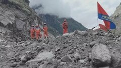 ネパール中国の土石流　中国側の死者が31人に　両国合わせて5000人以上が行方不明| TBS CROSS DIG with Bloomberg