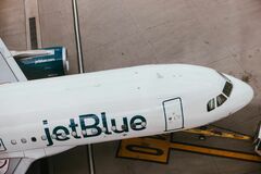 ジェットブルー、通期の業績予想を撤回－景気懸念や旅行需要減退で| TBS CROSS DIG with Bloomberg