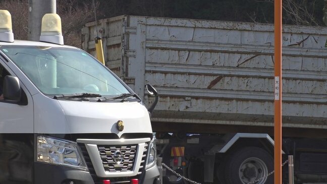 意識不明の重体は48歳の会社員　工事の交通整理の準備中に横断か　4トントラックにはねられる　国道20号で事故　山梨|TBS NEWS DIG