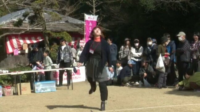 最高記録は13メートル!　梅の種飛ばし大会 “好プレー”“珍プレー”続出 愛媛・宇和島市|TBS NEWS DIG