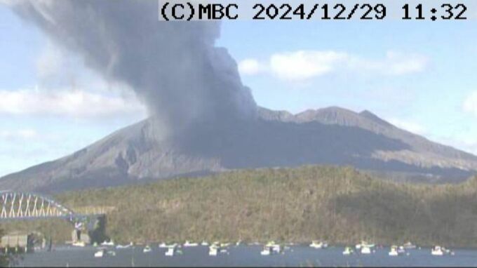 桜島で爆発的噴火　噴煙1500m上がる　鹿児島　|　鹿児島のニュース｜MBC NEWS｜南日本放送