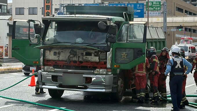 ダンプカーのエンジン付近から出火　消防が出動中【岡山】|TBS NEWS DIG
