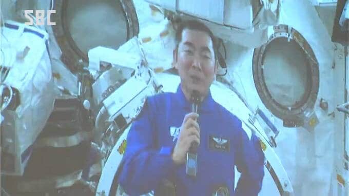 「無重力はむちゃくちゃ快適」国際宇宙ステーションに滞在中　川上村出身の油井亀美也さんが地元の子どもたちと交信　長野　|　SBC NEWS | 長野のニュース | SBC信越放送