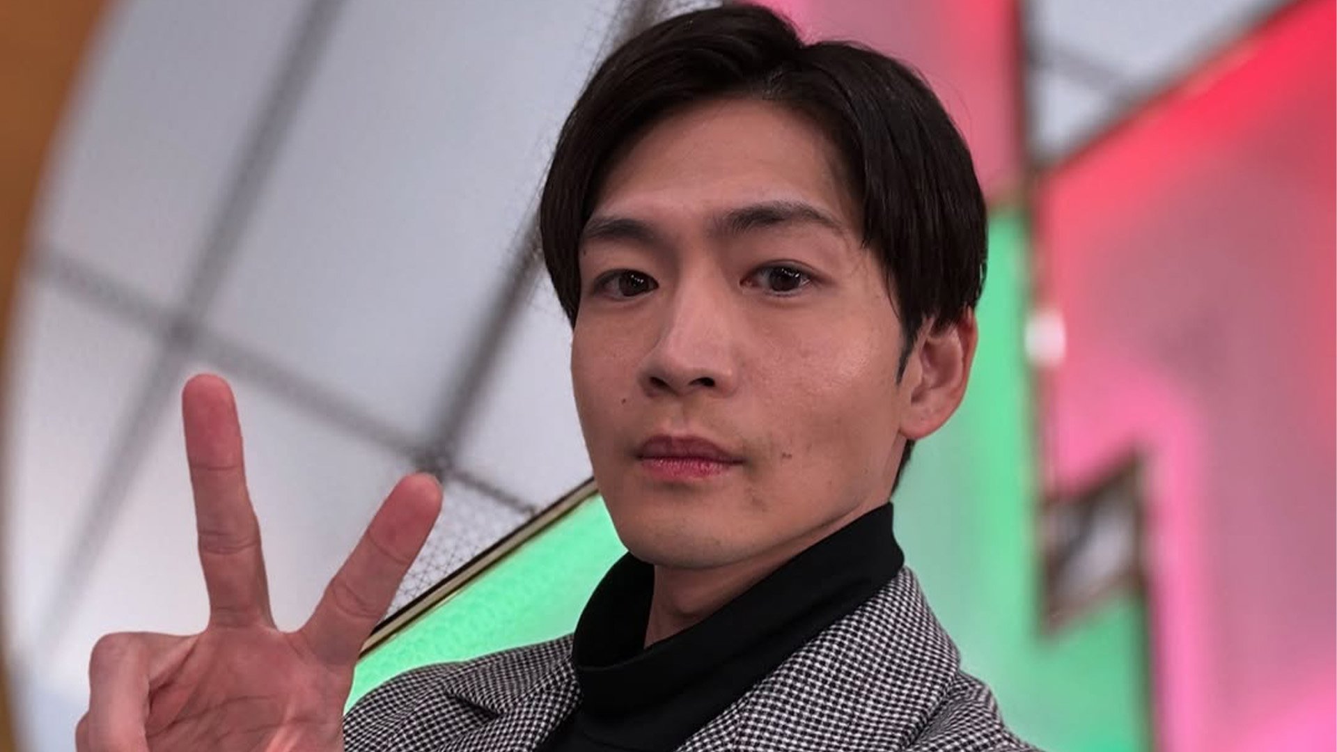 【在庫SALE】松下洸平 2P #6773 松下洸平】「水族館でスパークする平。なんでフォーーー！」38歳の