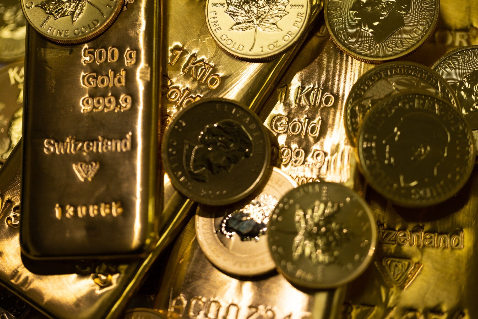 ゴールドマン､金価格予想1オンス＝4900ドルに引き上げ－26年12月時点