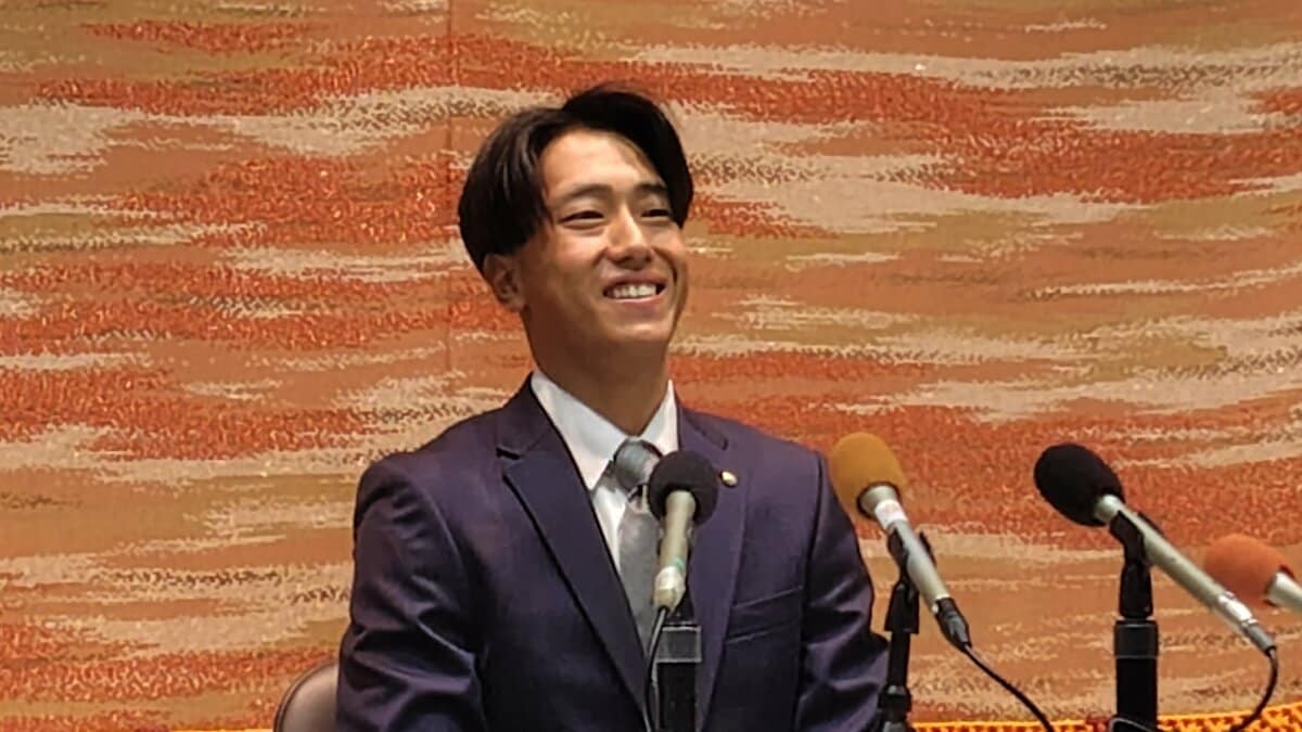 【ドラフト西武６位指名”現役銀行員”川田選手】「盗塁王目指す」　大学の先輩日ハム北山選手との対戦熱望　会見での一問一答