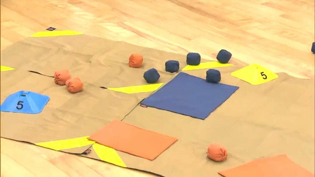 廃棄される消防服を新たなスポーツ用品として活用 小学生と倉敷の制服メーカーが製作【岡山】