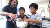 夏休みに親子で実験教室 紙コップの上の板に乗る 紙でタワーづくり 鹿児島|TBS NEWS DIG