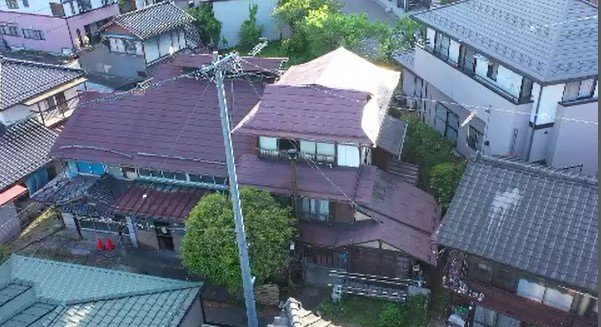 頭から血を流して…長男が未明の交番に「母に暴力を振るわれた」阿智村の住宅で女性と子供2人　計3人の遺体が見つかる　子ども2人は殺害されたか　50代母親と10代の子ども2人とみて身元の確認進める　長野　|　SBC NEWS | 長野のニュース | SBC信越放送