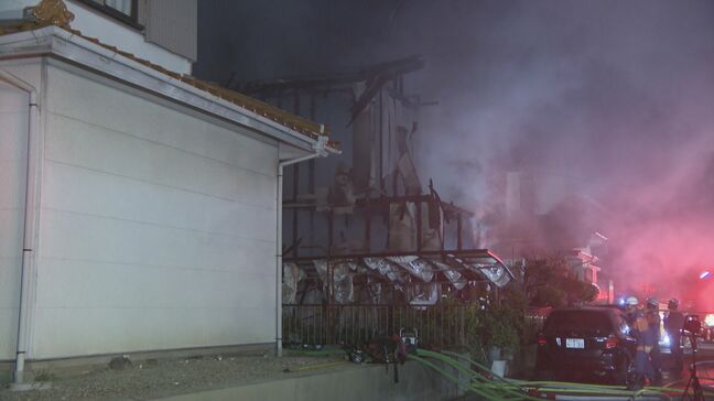 住宅火災で室内から2人の遺体 住人親子と連絡取れず 三重・桑名|TBS NEWS DIG