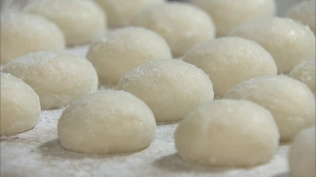 「高く上げてすみませんという気持ちしかありません」正月用の餅を6割超値上げ もち米の価格高騰で苦悩する老舗和菓子店 背景に「もち米」から「うるち米」への転作|TBS NEWS DIG