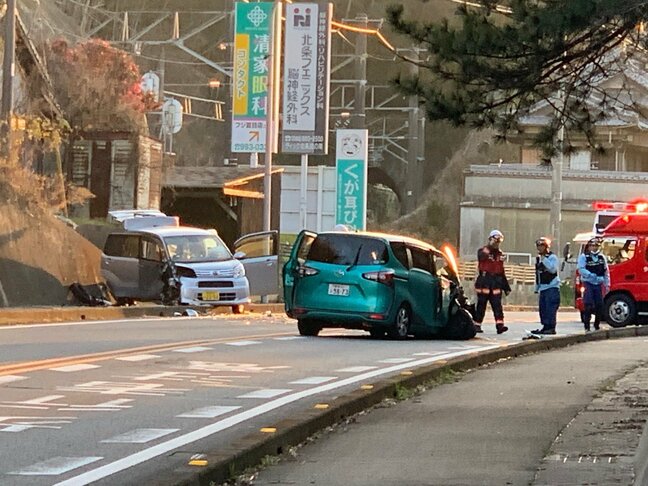 ドクターヘリも出動 乗用車の絡む事故 合わせて5人が搬送【愛媛・今治】|TBS NEWS DIG