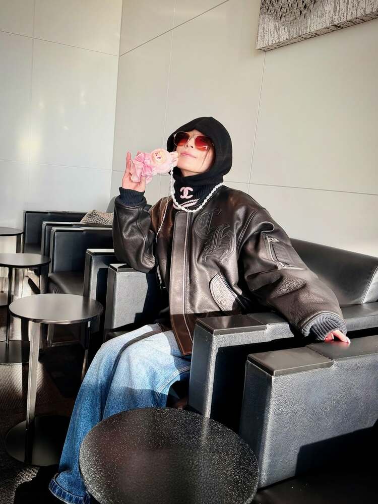 浜崎あゆみ 】 ピンクのラブブと2ショットに ファン反響 「あゆちゃん