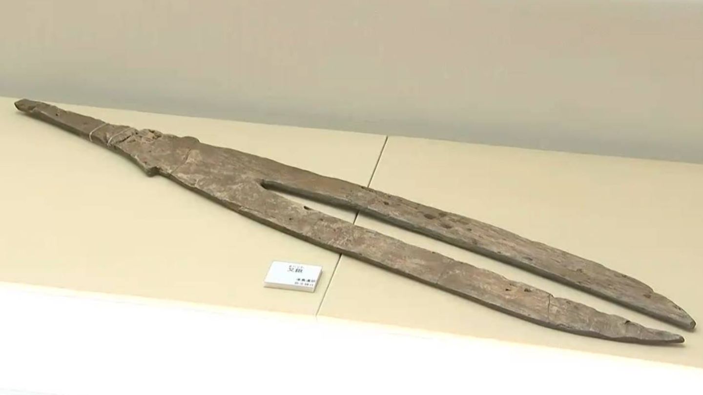 弥生時代から古墳時代の水田や遺跡から発掘された貴重な木製品の農機具