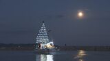 穏やかな海に幻想的な光景 70年の時を越え復活「十七夜祭」 山口|TBS NEWS DIG