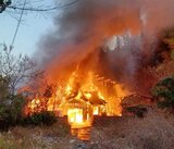 「すごく燃えている」　尾道市瀬戸田町で住宅が燃える火事　2人と連絡が取れず　広島|TBS NEWS DIG