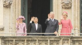 天皇皇后両陛下　ベルギーの広場グランプラスに向けお手振り　国王夫妻と4人で姿見せ　多くの市民から歓声|TBS NEWS DIG