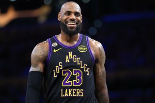 レブロン・ジェームズ選手、グッゲンハイム助言の生保から借り入れ| TBS CROSS DIG with Bloomberg