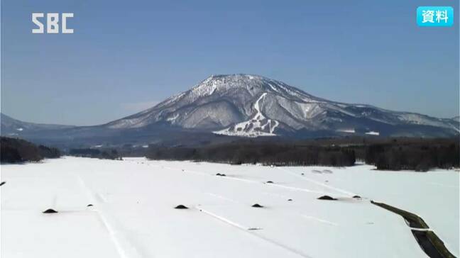 遭難の神奈川県の男性ら4人を発見 黒姫山でバックカントリー スノーボード中に立ち木に衝突し行動不能に 男性は右足首を折る大けが 長野・信濃町|TBS NEWS DIG