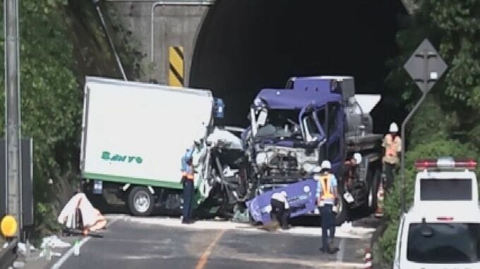 国道9号でタンクローリーとトラックが正面衝突…運転手2人がドクターヘリ搬送、1人意識不明　現場付近で全面通行止め|TBS NEWS DIG