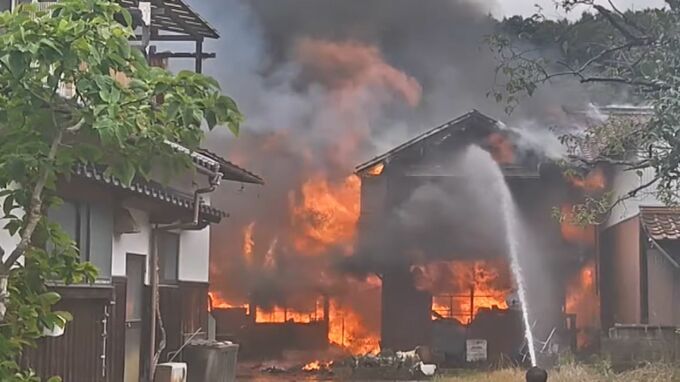 民家が炎上　懸命の消火活動　鳥取県・江府町　|　BSSニュース | BSS山陰放送