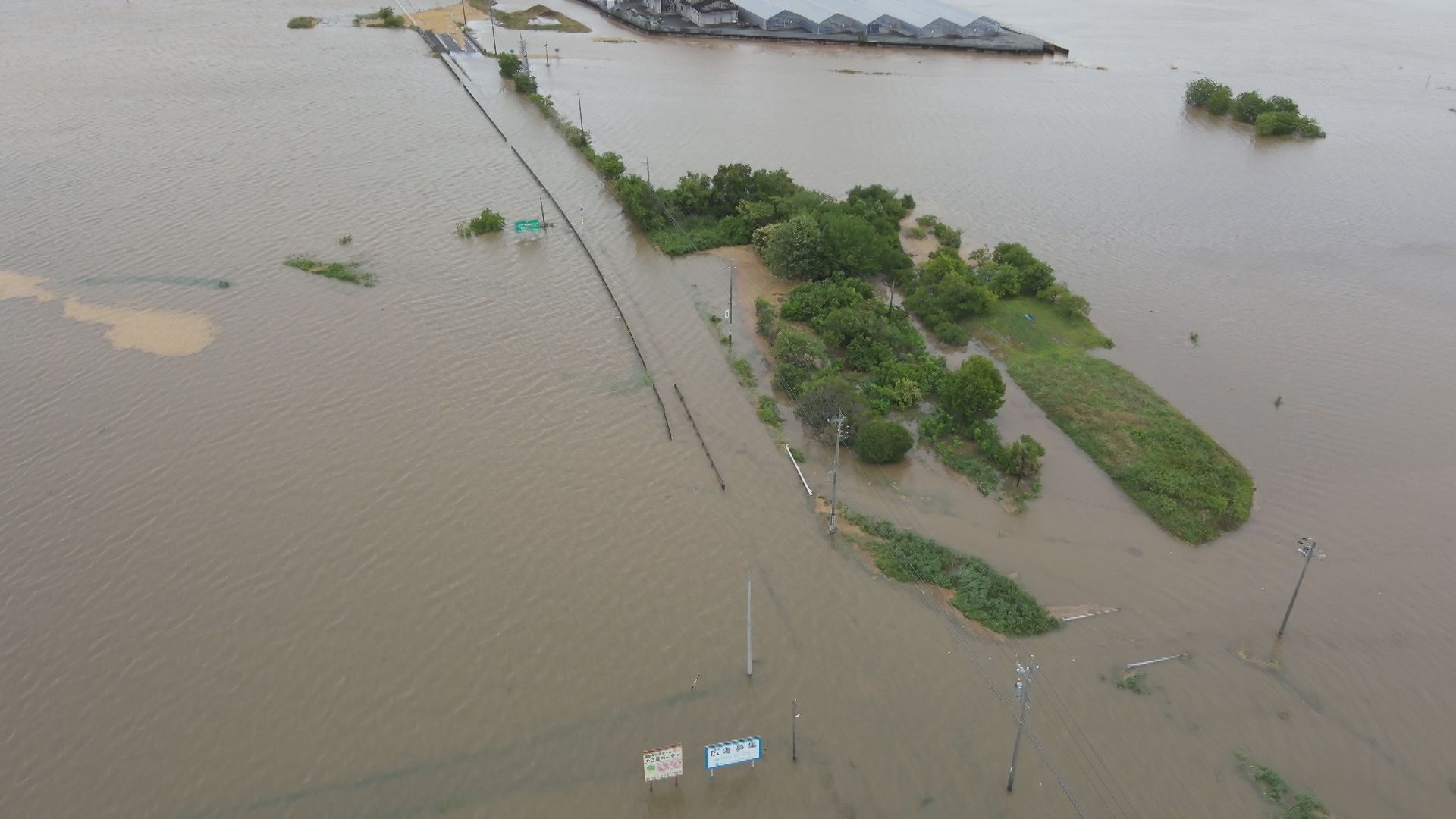 店の前まで水が…｢怖かった｣ 台風6号の影響で冠水した道路も 三重県を