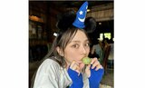 【内田理央】 「リトルグリーンまん」を”はむっ” 「一番暑い時に行った」 ディズニーシーで虹差し込むミストショット|TBS NEWS DIG