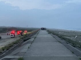 【速報】海水浴場で「中学生ぐらいの人が溺れている」10代男性が心肺停止状態　仙台・若林区|TBS NEWS DIG
