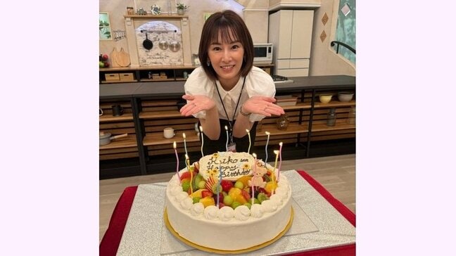 【 北川景子 】「40歳になりました」誕生日を迎える　特大ケーキに喜びの笑顔〝17歳から今日まであっという間〟|TBS NEWS DIG