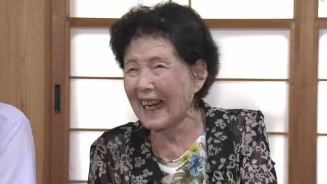 数え年100歳に! 大のドラゴンズファンで家族と野球観戦も…｢敬老の日｣前に知事と市長がお祝い 愛知･名古屋市|TBS NEWS DIG