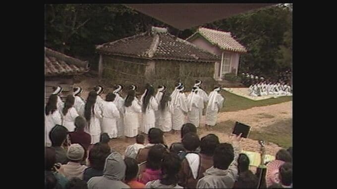 「神の島」と呼ばれる久高島  12年に一度行われた祭祀「イザイホー」や伝統のイラブー漁など  島の聖地と魅力に迫る|TBS NEWS DIG