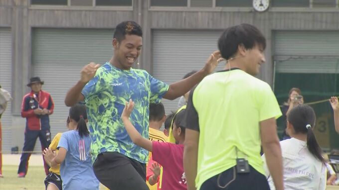 秋の３連休にぎわう" サニブラウン選手”に”くまモン”に”花魁”に“半導体授業”まで　|　熊本のニュース｜RKK NEWS｜RKK熊本放送