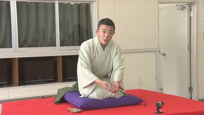 「表情やせりふの言い方が本格的で面白い」視覚支援学校で落語鑑賞会　実際に舞台や小道具に触れ、話芸を楽しむ　盛岡市|TBS NEWS DIG