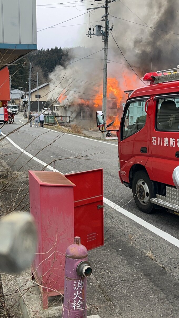 葬儀場で火事、2棟全焼　従業員は逃げてけがなし　福島・石川町　|　福島のニュース│TUF
