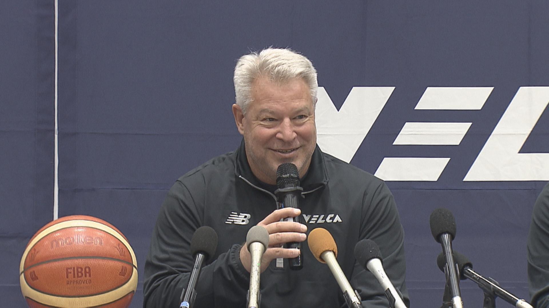 日本で初指揮 長崎ヴェルカ 豪出身のディーン・ヴィッカーマン新HC（54
