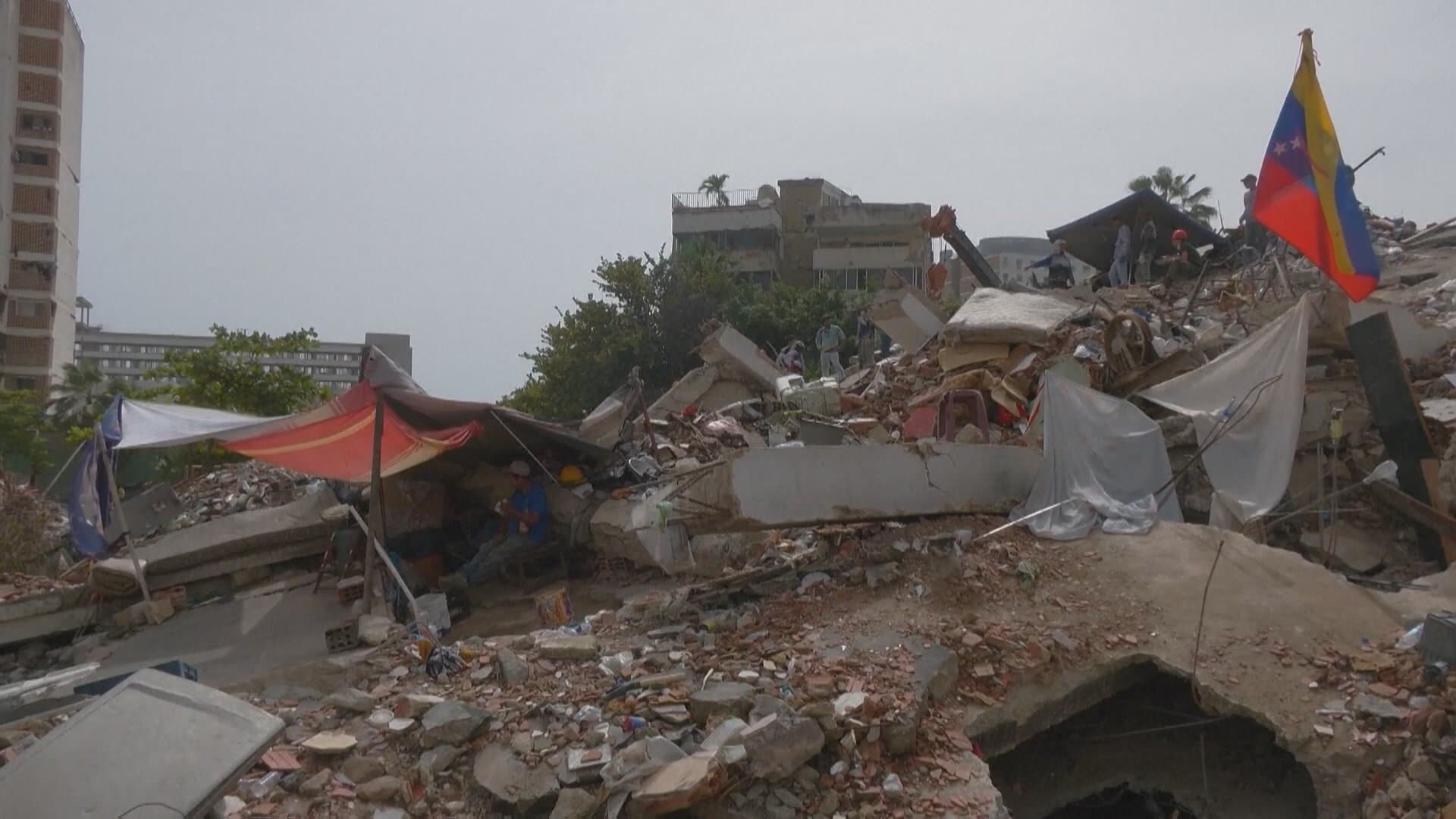ベネズエラ大地震 死者4333人に 清潔な水が不足、衛生状態の悪化懸念