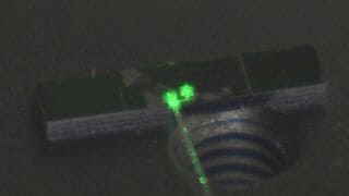 富士通「ダイヤモンドスピン方式」冷却装置が小さく 光で連結 量子コンピューターを初公開| TBS CROSS DIG with Bloomberg