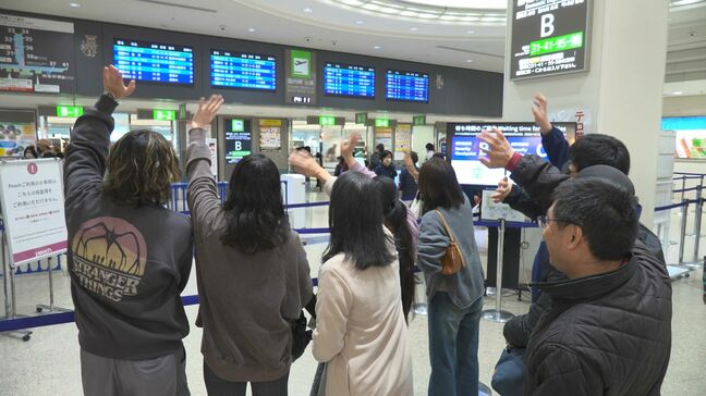 家族との別れ惜しむUターンラッシュの那覇空港 混雑は4日も|TBS NEWS DIG