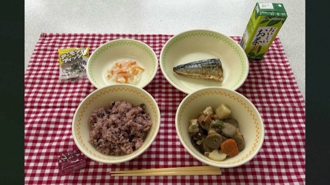 牛乳のかわりに緑茶 福岡市の給食に市長「市教委のチャレンジ応援したい」 ”食育や食べ合わせ”で今年4月から試験導入|TBS NEWS DIG