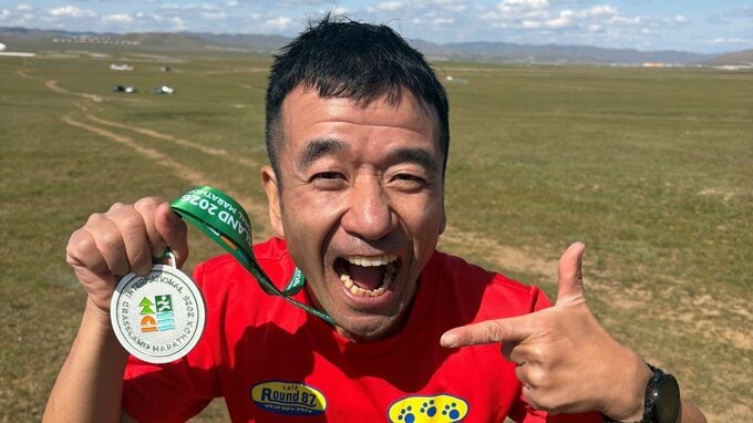 【 猫ひろし（49） 】モンゴルの大草原ハーフマラソンで７位「こんちくしょう！年齢にも自分にも負けてしまった！」　打ち上げは羊肉とウォッカ「記録より記憶に残る大会！」|TBS NEWS DIG