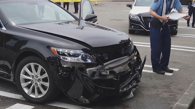 「車が突っ込んできた」コンビニ前にいた80代女性が車にはねられ意識不明の重体 石川・加賀市　|　石川県のニュース｜MRO北陸放送