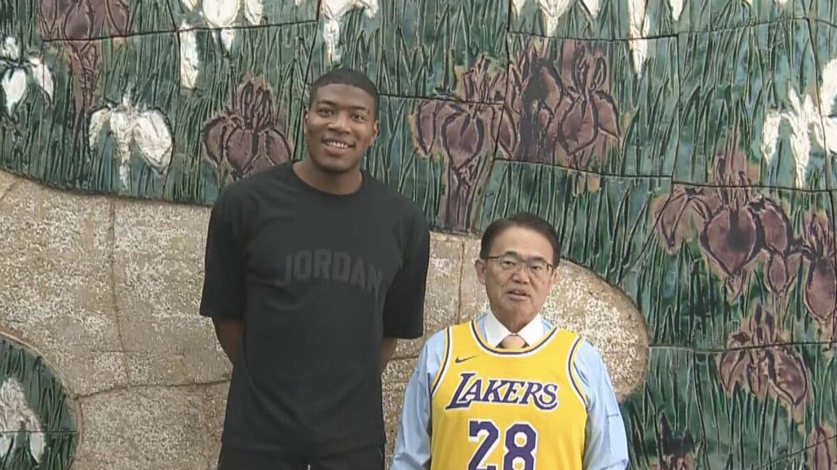 バスケットボールの八村塁選手  中高生を指導するIGアリーナでのイベント報告　愛知県知事を表敬訪問