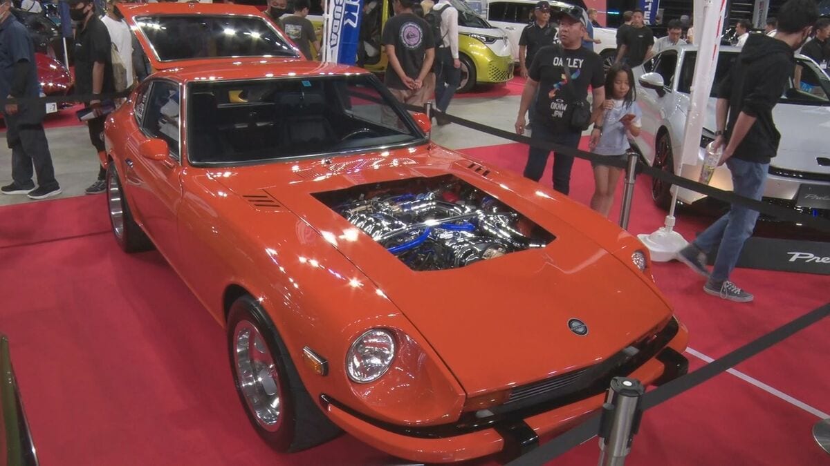 往年の名車、スポーツカーが集結！「オキナワモーターショー」にぎわう