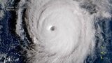 【台風情報】台風22号 935hPa・最大瞬間風速70メートルに急発達 伊豆諸島であす9日猛烈な風に厳重警戒 気象庁発表(8日午前7時最新)|TBS NEWS DIG