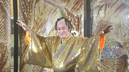 松平健】スカイツリーに上様降臨でJK絶叫「アイドルになったみたい
